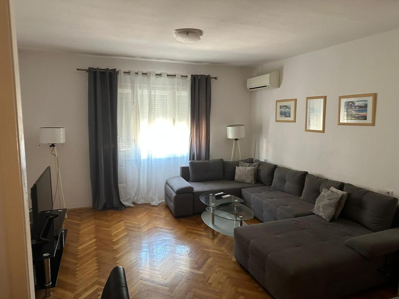 In Center Apartman *