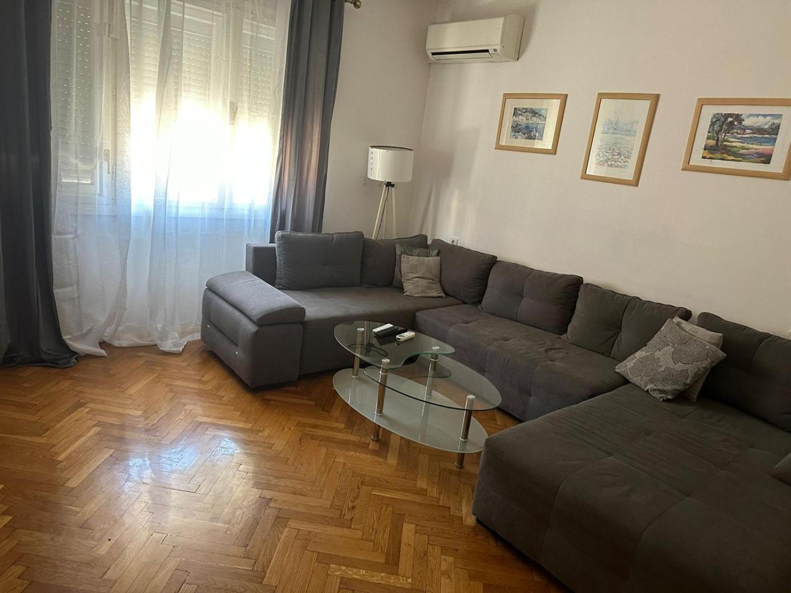 Appartement In Center *
